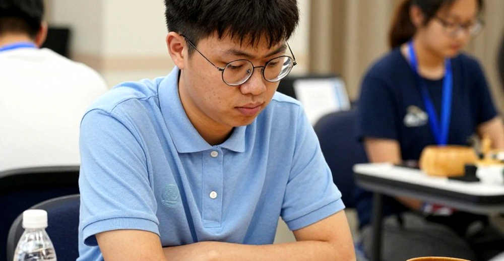 Carlsen's AI Remark Is Noise; His Stamina Admission Is the Real Story